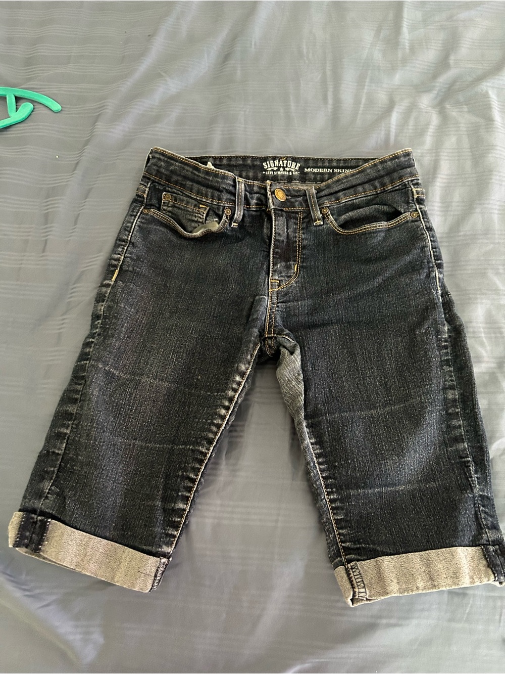 Signature Relaxed Men’s Dark Gray Cuffed Jeans